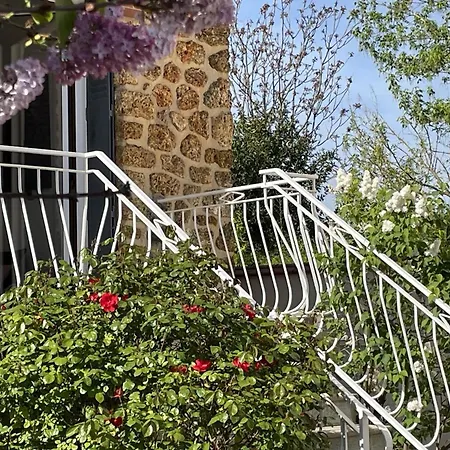 Maison De Meuliere Pres De Paris Avec Jardin, Cheminee Et Confort Inclus - Fr-1-527-45 * Carrieres-sur-Seine